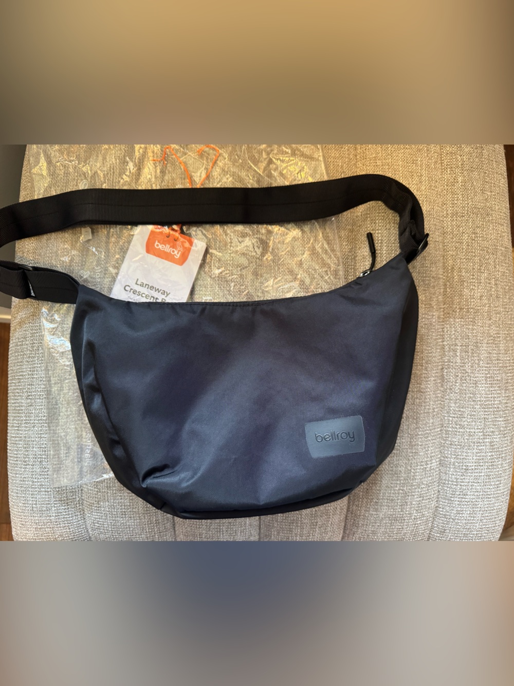 EUC Bellroy crescent crossbody bag 2.5l